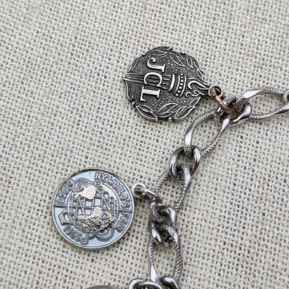 Vintage STERLING charm bracelet - Picture 5 of 11